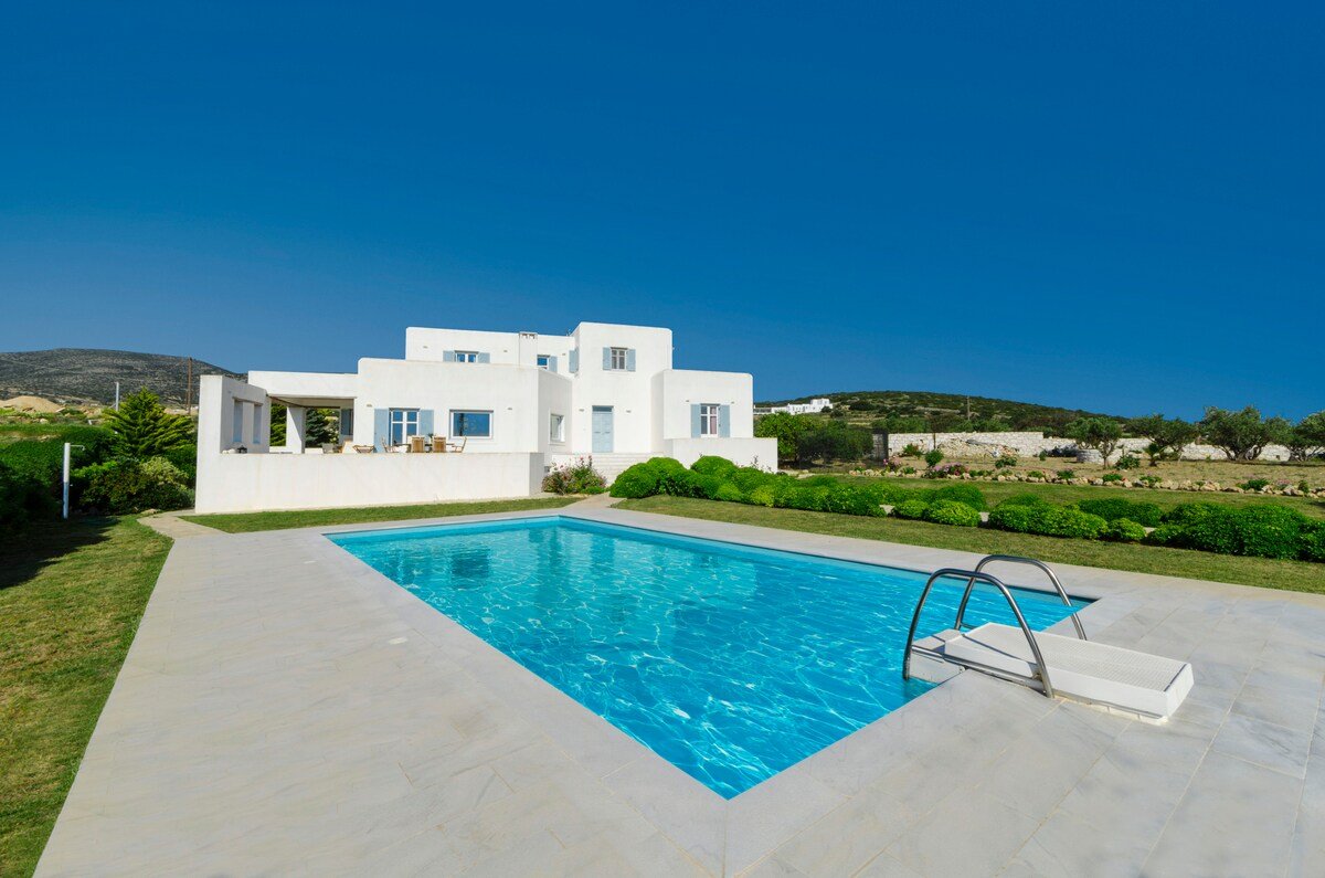 Villa Daria Luxury Villa in Paros gallery image 3