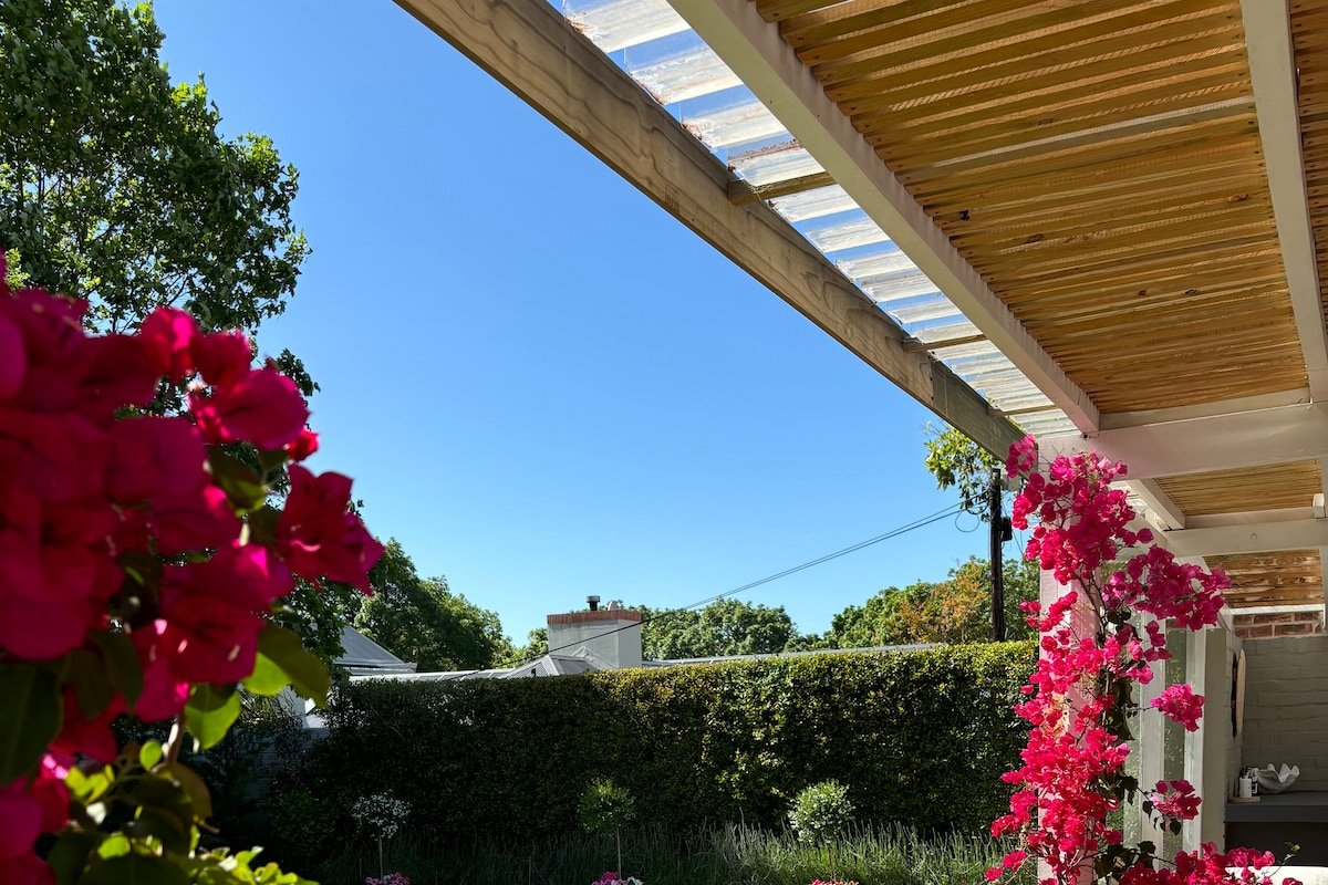 Charming family home in Upper Constantia gallery image 3