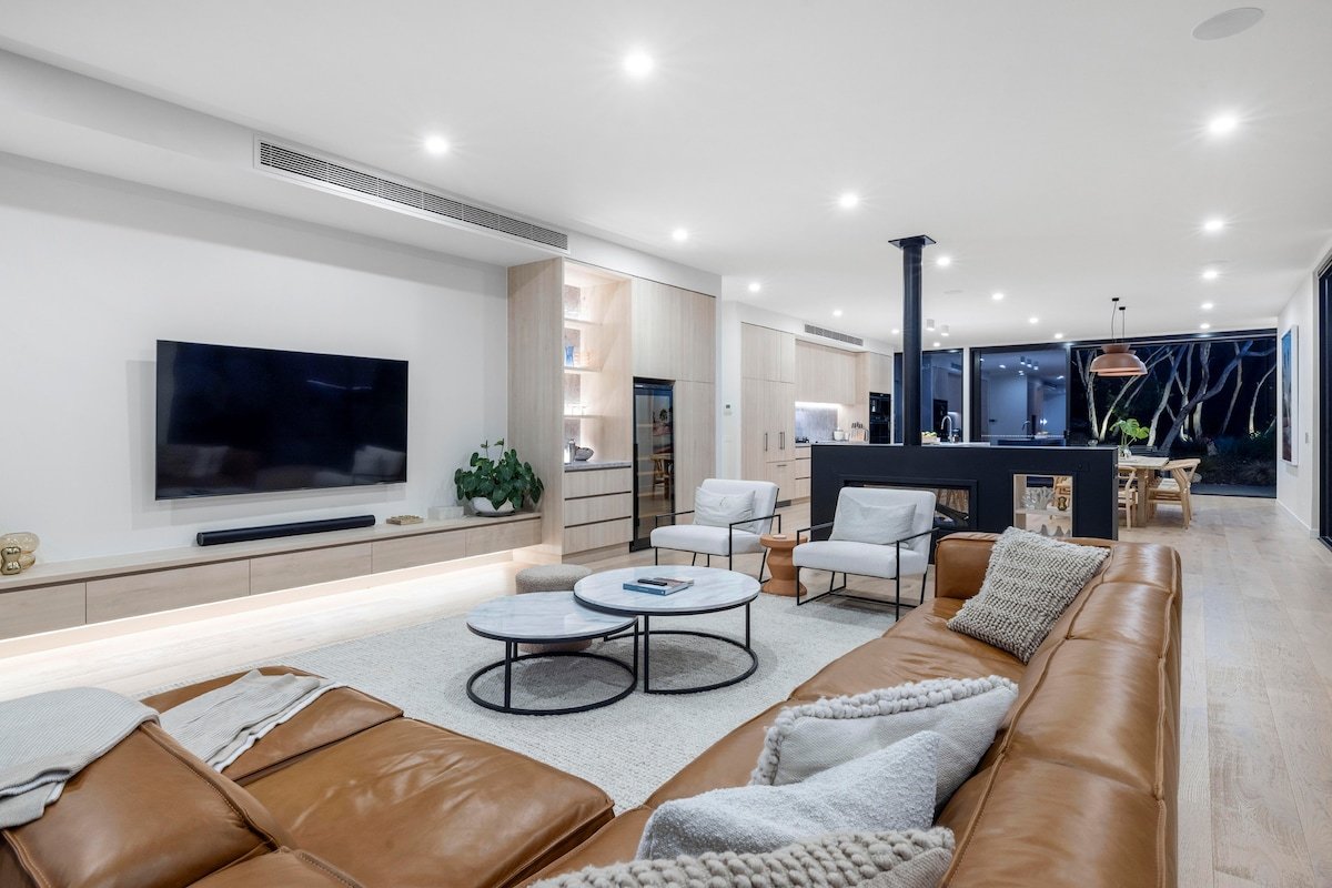 Rye Back Beach Pool House 4-Bedroom 4-Bath gallery image 5