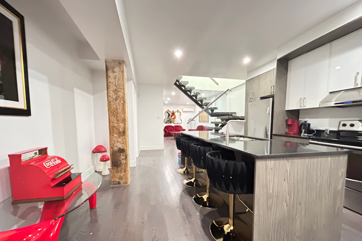 2 Floor Old MTL Waterfront Condo