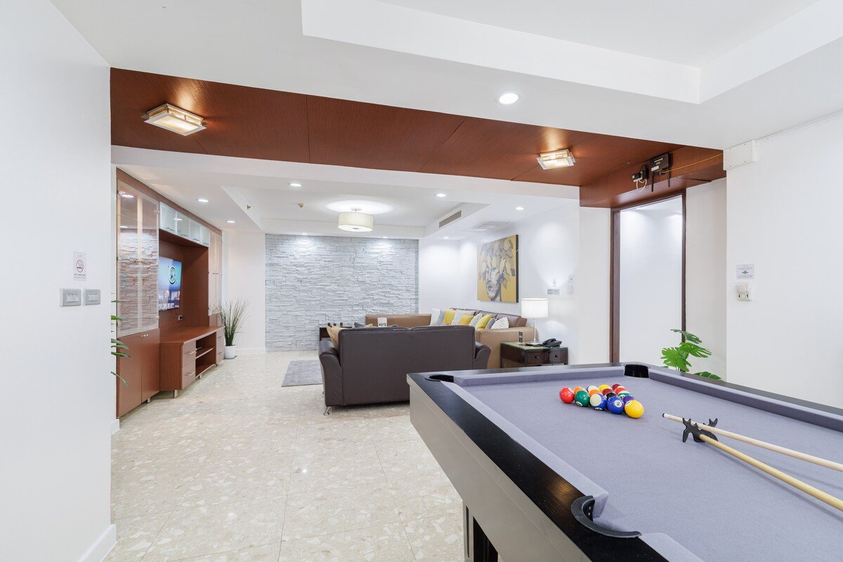 Lux 3BR – Quiet – Pool/Dining – Nana BTS, Serviced gallery image 5