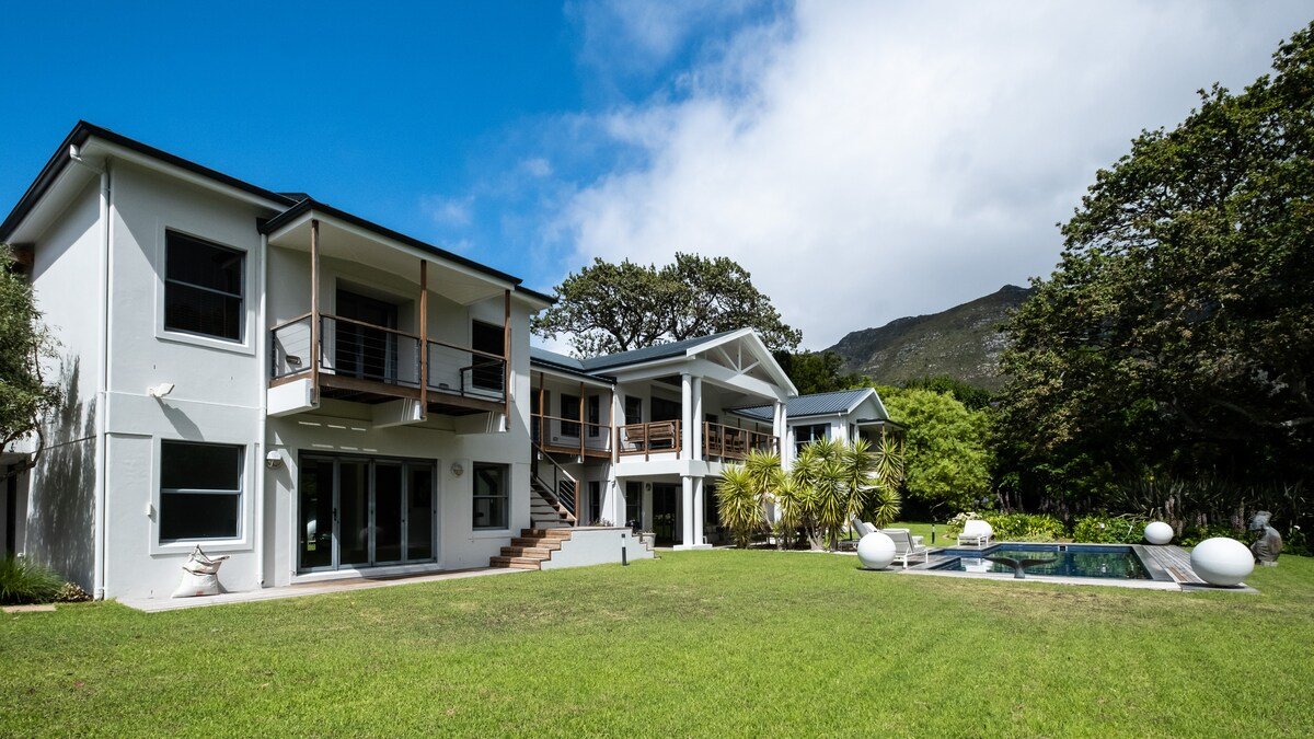 Kapito Palace, by Steadfast Collection gallery image 3