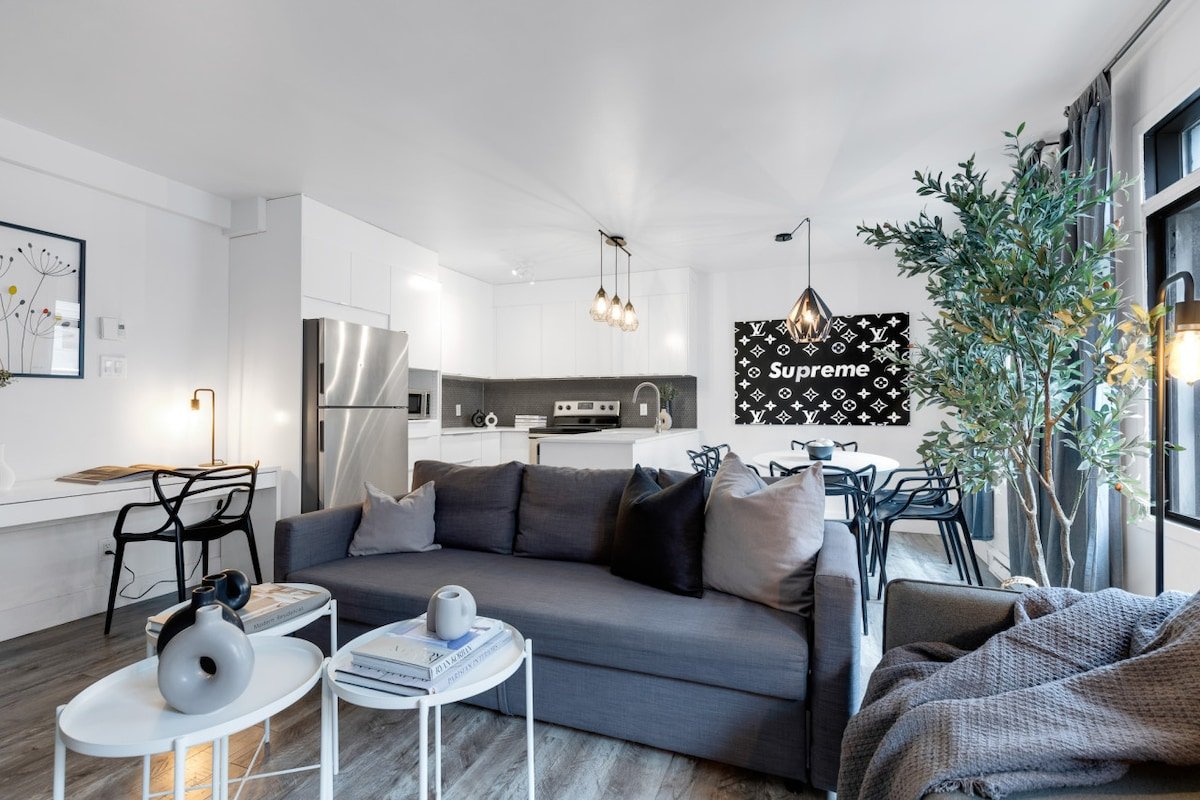 LiV MTL Urban-2 Spacious 2BR Deluxe Downtown MTL gallery image 3