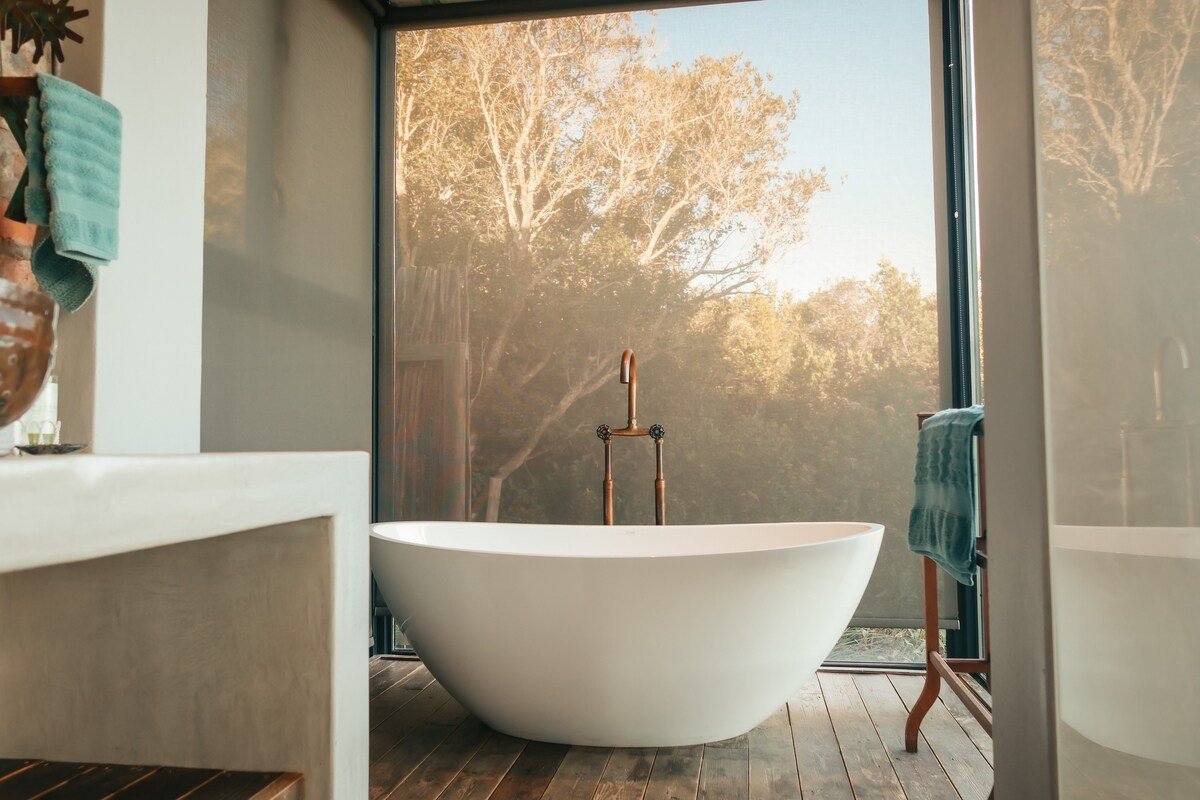 Victoria Bay Lookout Villa gallery image 3