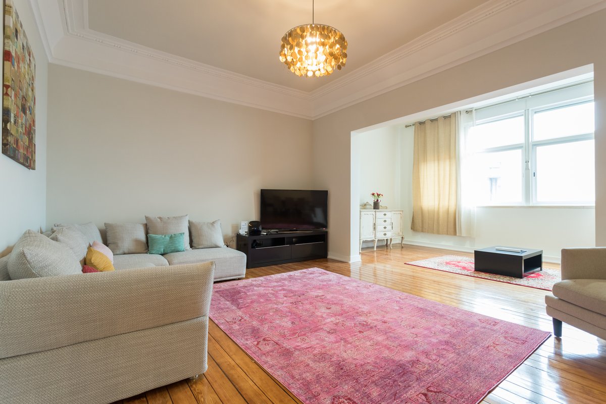 Large 5 bedroom Apartment w/ Spa Bath