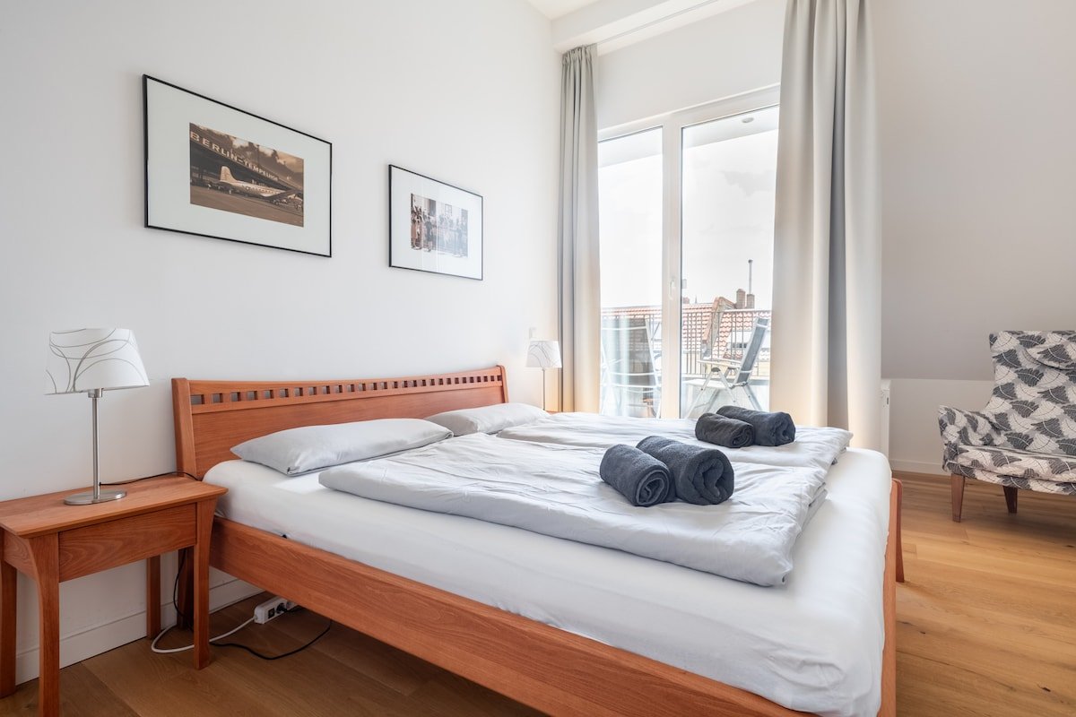 Awesome Penthouse with Roof Terrace gallery image 5