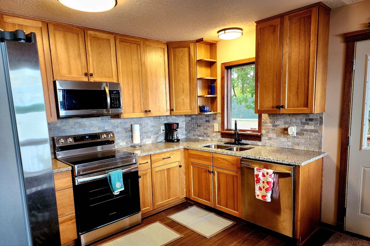 Big Marine Lakeside Retreat gallery image 4