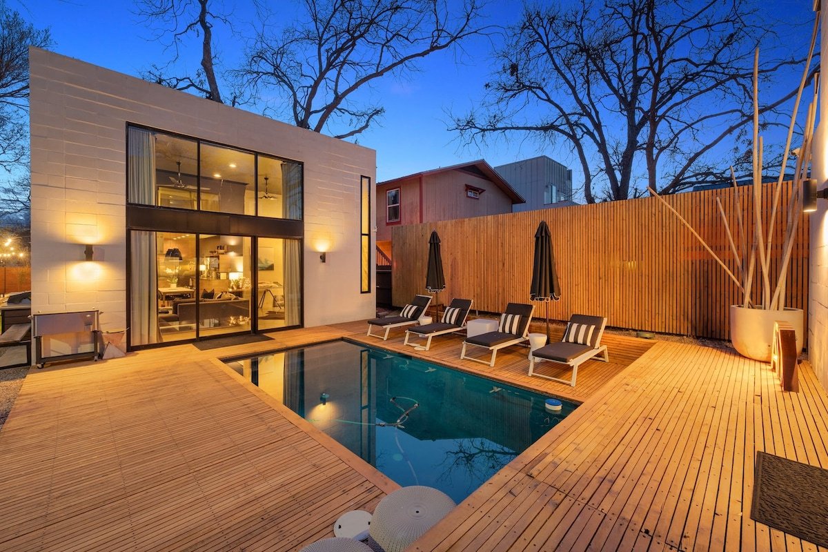 NEW Luxe DT Austin Oasis | Pool | Casita gallery image 2