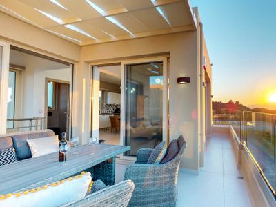 Liberty and Freedom private sea view villa,pools!