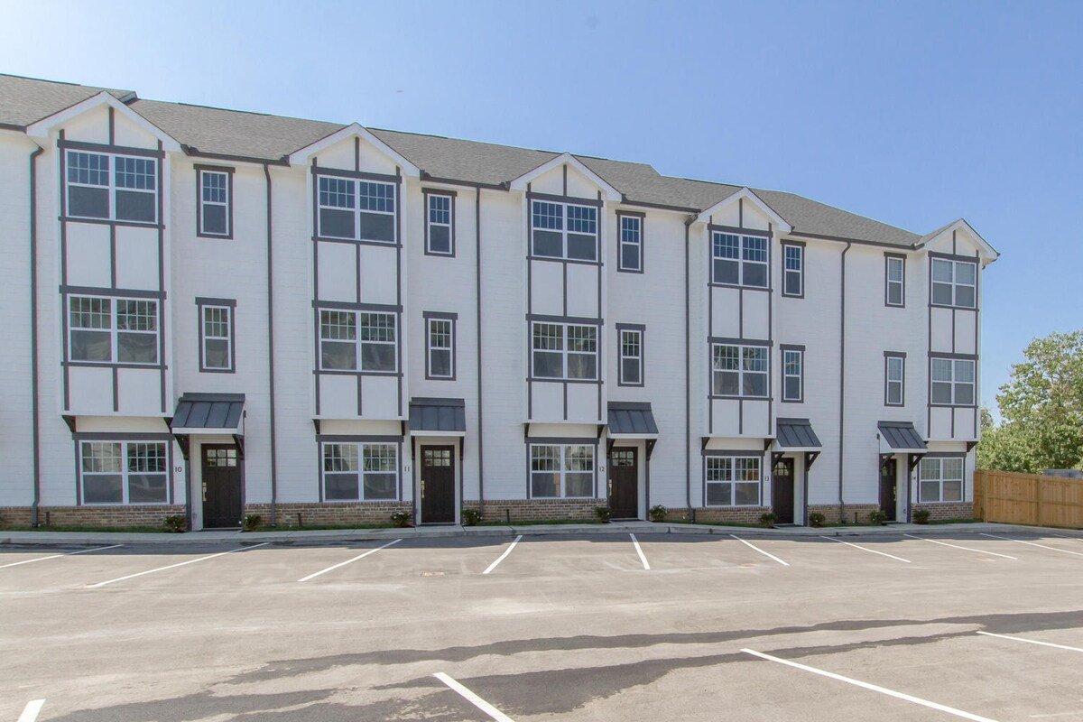 Two Side-by-side Townhomes – West Nashville Luxury gallery image 3