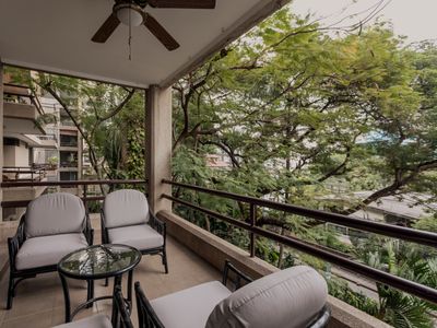 Modern spacious 3br in center bangkok 100 m. BTS