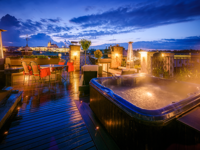 3FL Apt of KINGS + vířívka na terase v srdci Prahy