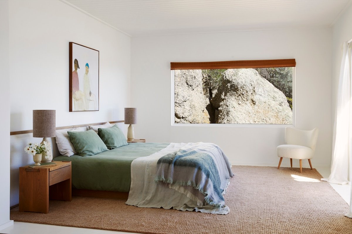 Icaria gallery image 3