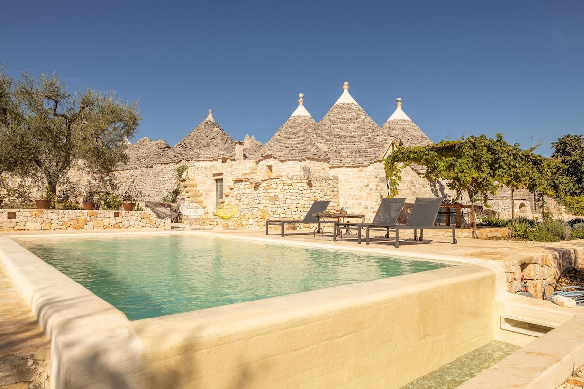 Trullo Fortuna Pool a Sfioro gallery image 2