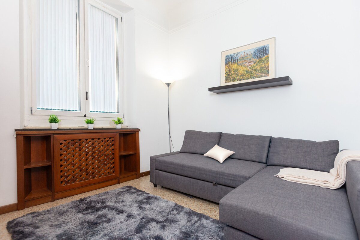 La Nuvola Exclusive Apartment {City Center} gallery image 3