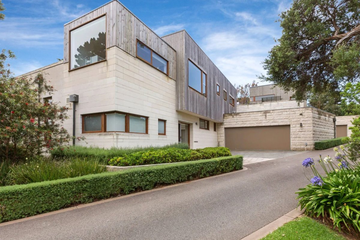 Castle House – Portsea Luxury, incredible grounds!