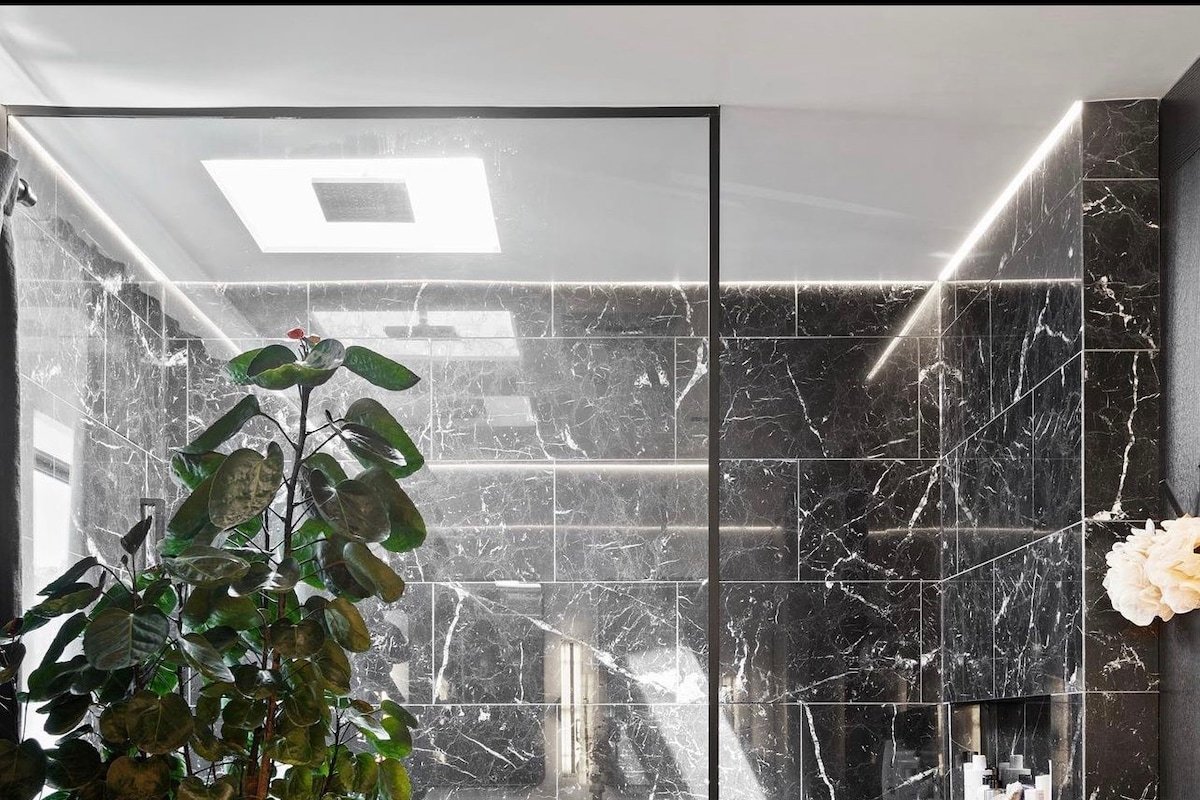 Luxury Modern Downtown House gallery image 4