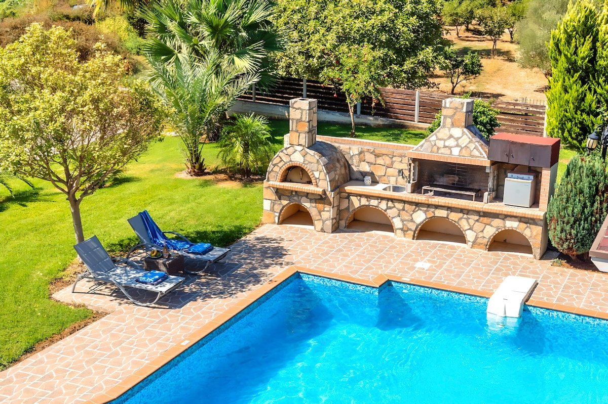 Mirsini Villa Private Pool & Jaccuzzi gallery image 5