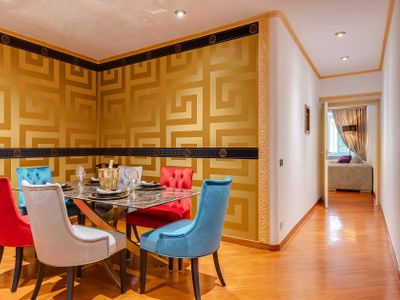 SPANISH STEPS VERSACE STYLE APARTMENT WITH JACUZZI