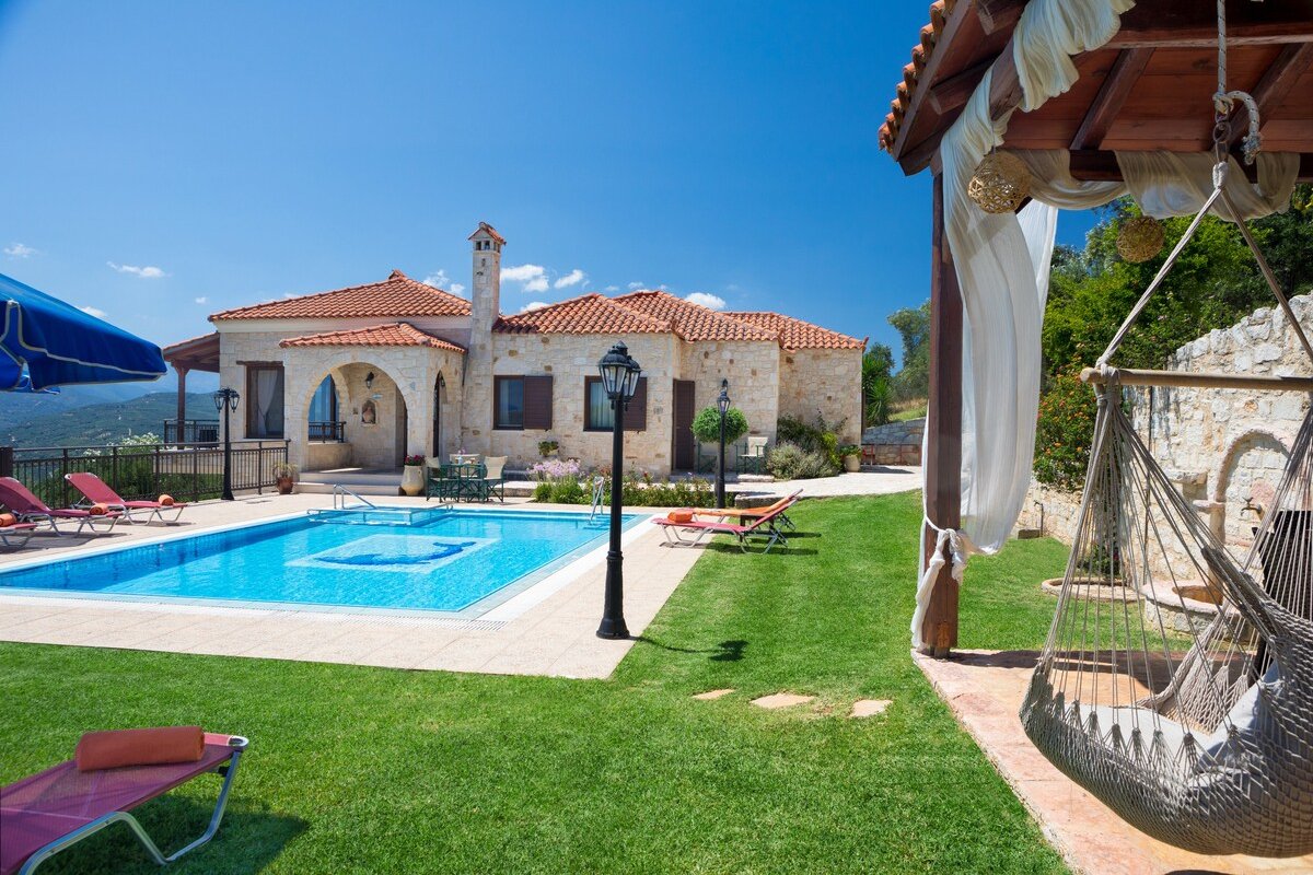 Family Villa w/Private Pool, BBQ & Childrens Area gallery image 4