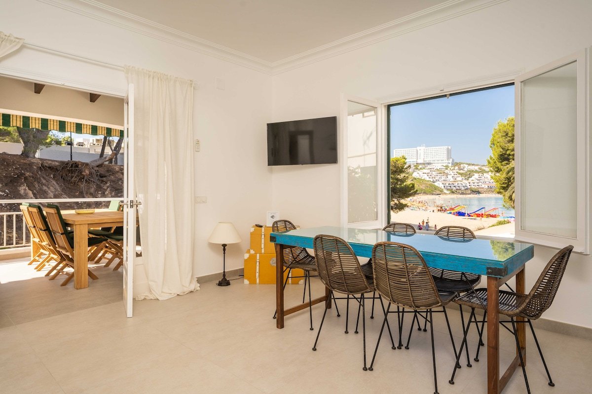 En la playa de Arenal d’en Castell con kayak gallery image 3