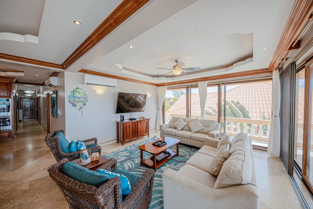 Isle Be Back – Luxury Beachfront Residence gallery image 2