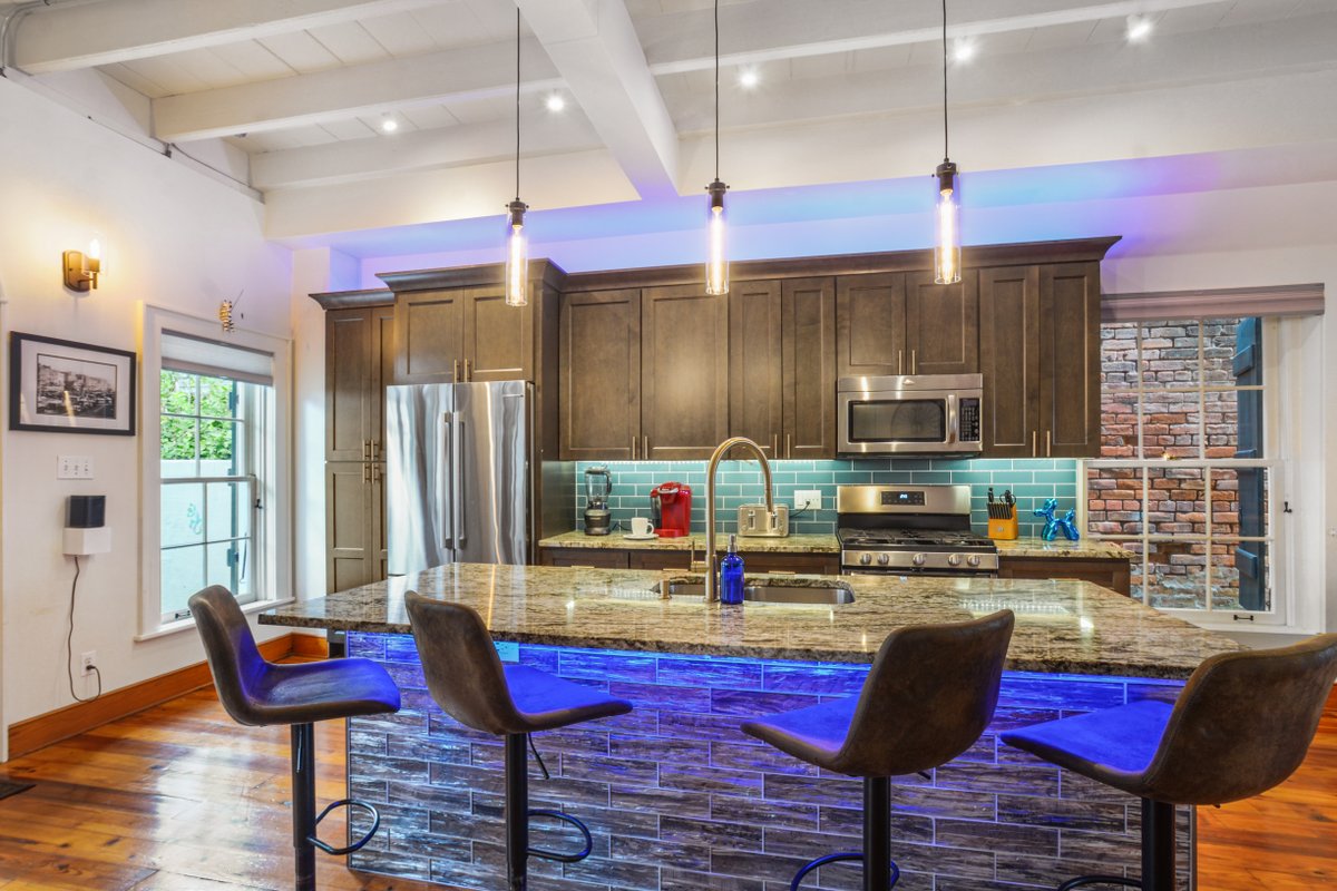 Marigny Gem 1800 sf + private yard_24-NSTR-18701