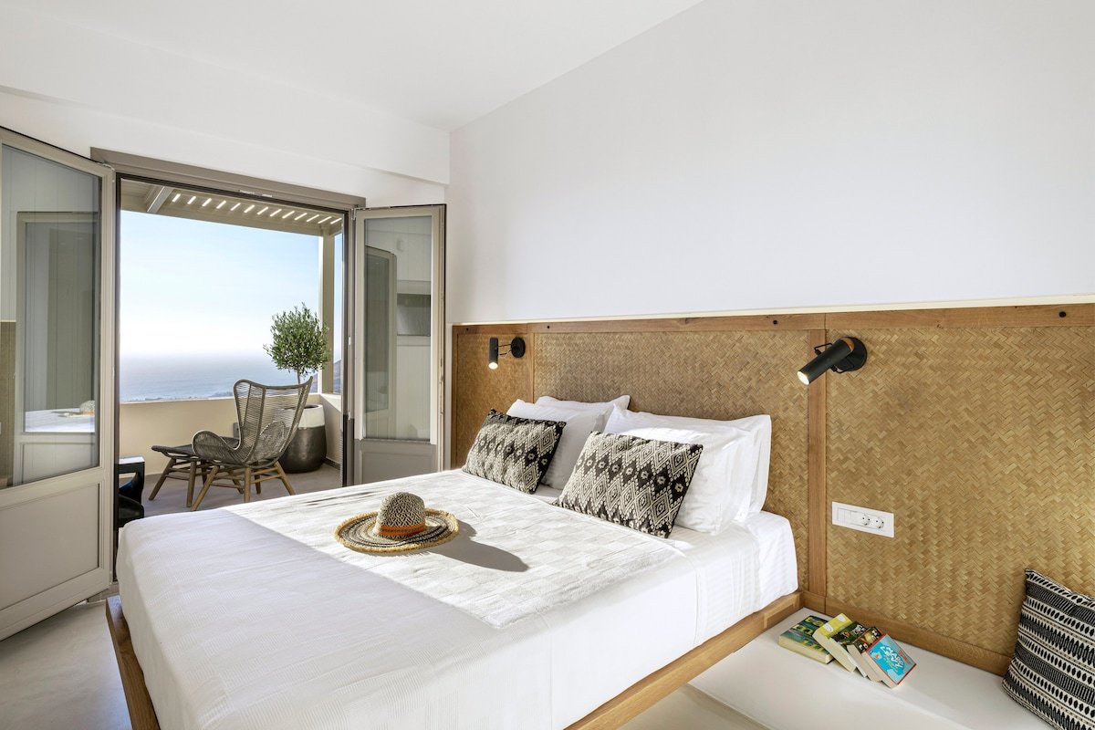 Eolia Gold Villa with Private Heated Pool gallery image 5