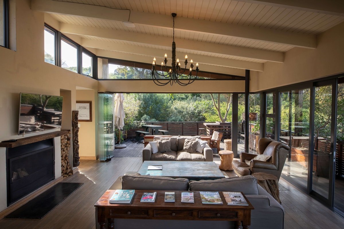 Table Mountain Villa gallery image 2