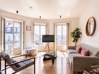 Luxury Porto Residence w/ River Views + Concierge