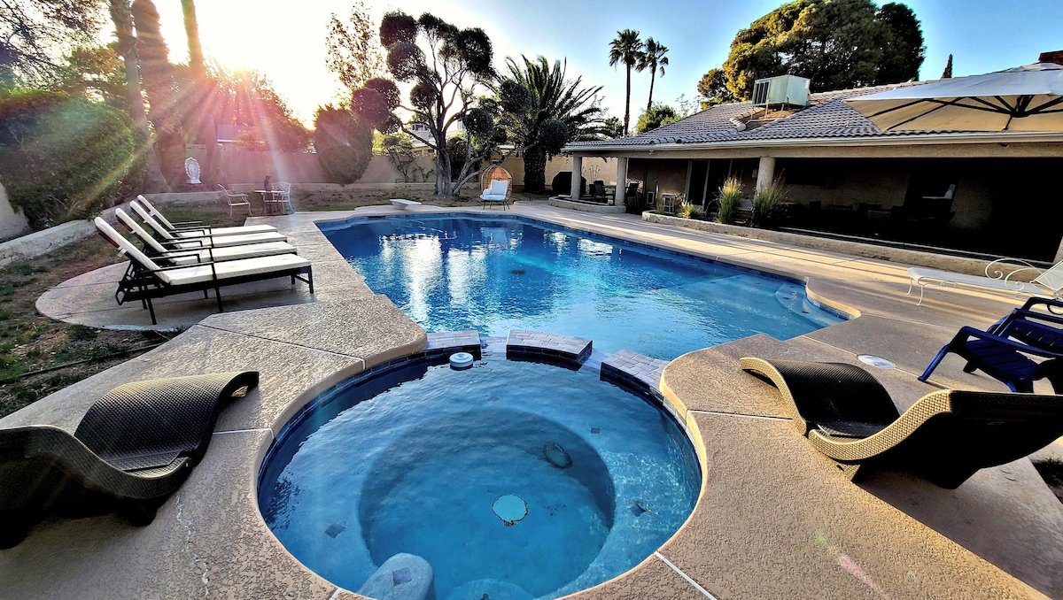 1/2Acre Luxury Closest to Strip/S LVBlvd 5min-airp gallery image 2