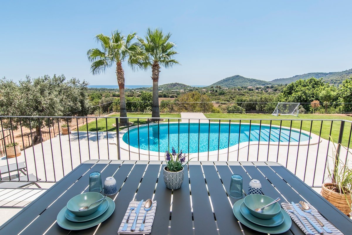 Luxury Villa Overlooking Sea gallery image 5