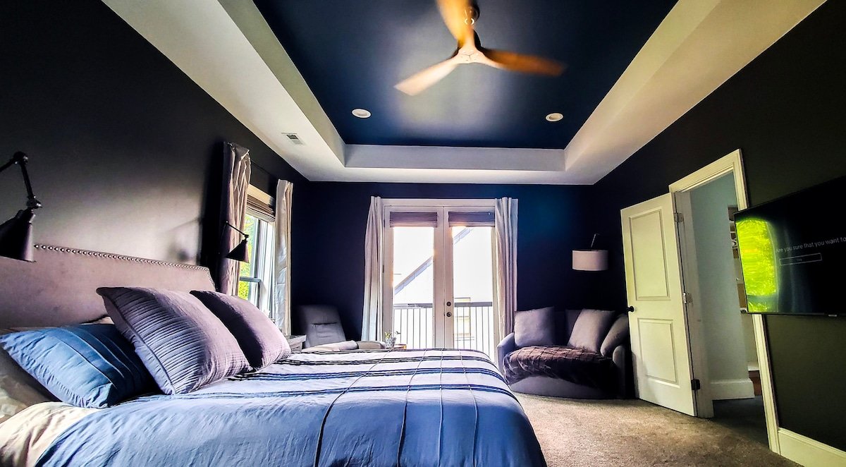 Italian Vil Gem | GameRm • High St .2mi • Parking gallery image 4