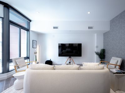 Spacious 2BR/2BA w/ Balcny, RfTop Pool&Gym!