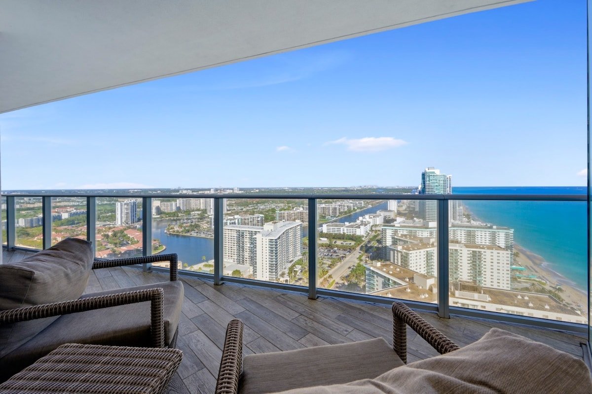 Elevated Breathtaking Oceanfront Views /2BR 2BTH gallery image 2
