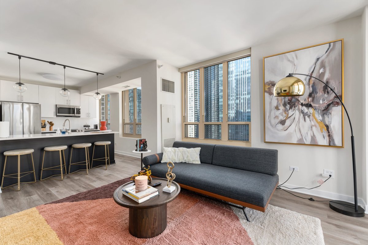 Luxury 2BR on Michigan Ave with Private Balcony