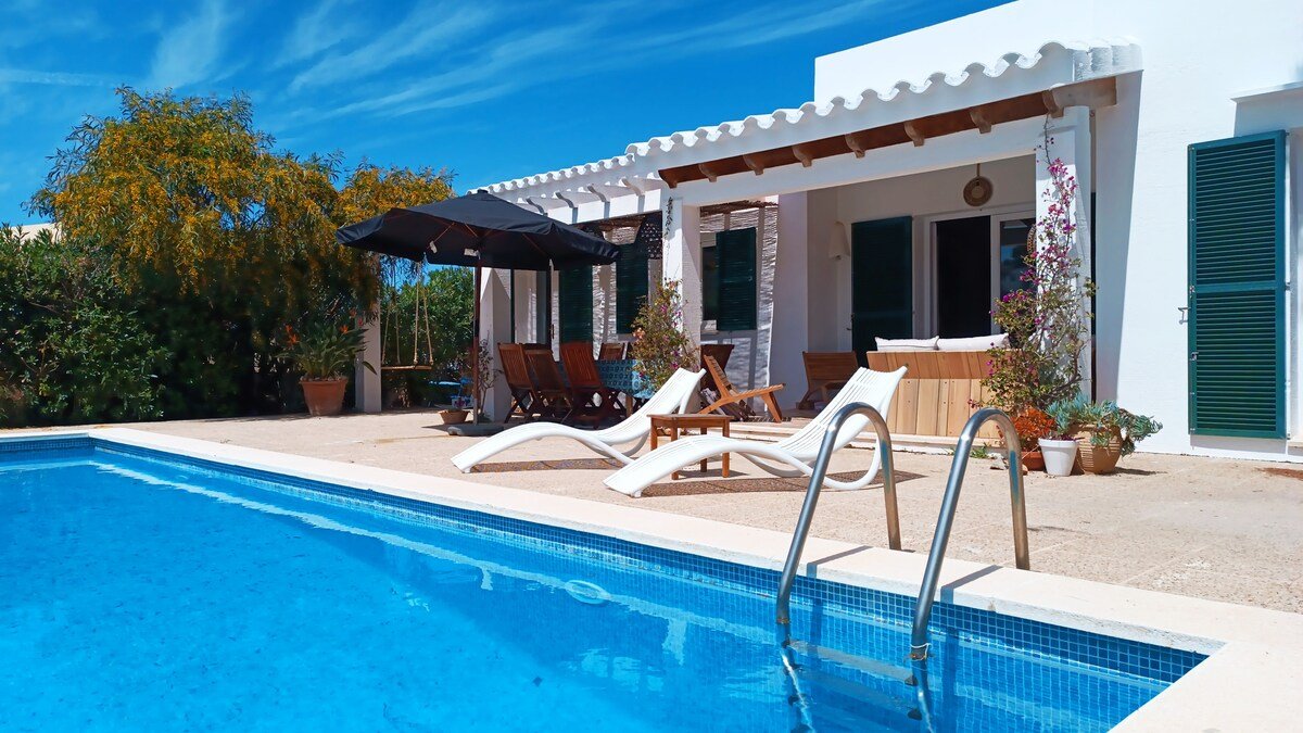 “ESCALe MINORQUINe” : villa de charme plage à pied gallery image 4