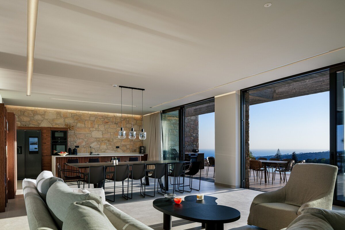 Modern Architecture with Daily Cleaning by etouri gallery image 5