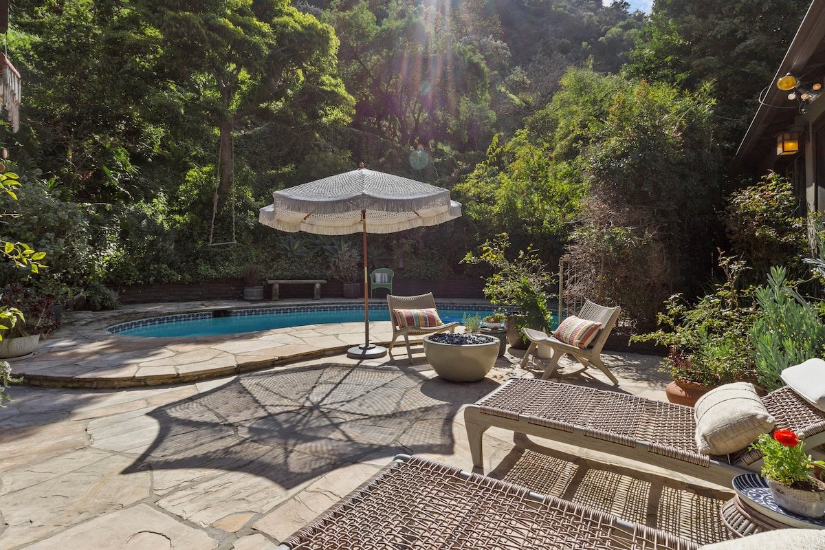 Charming Beverly Hills Oasis gallery image 2