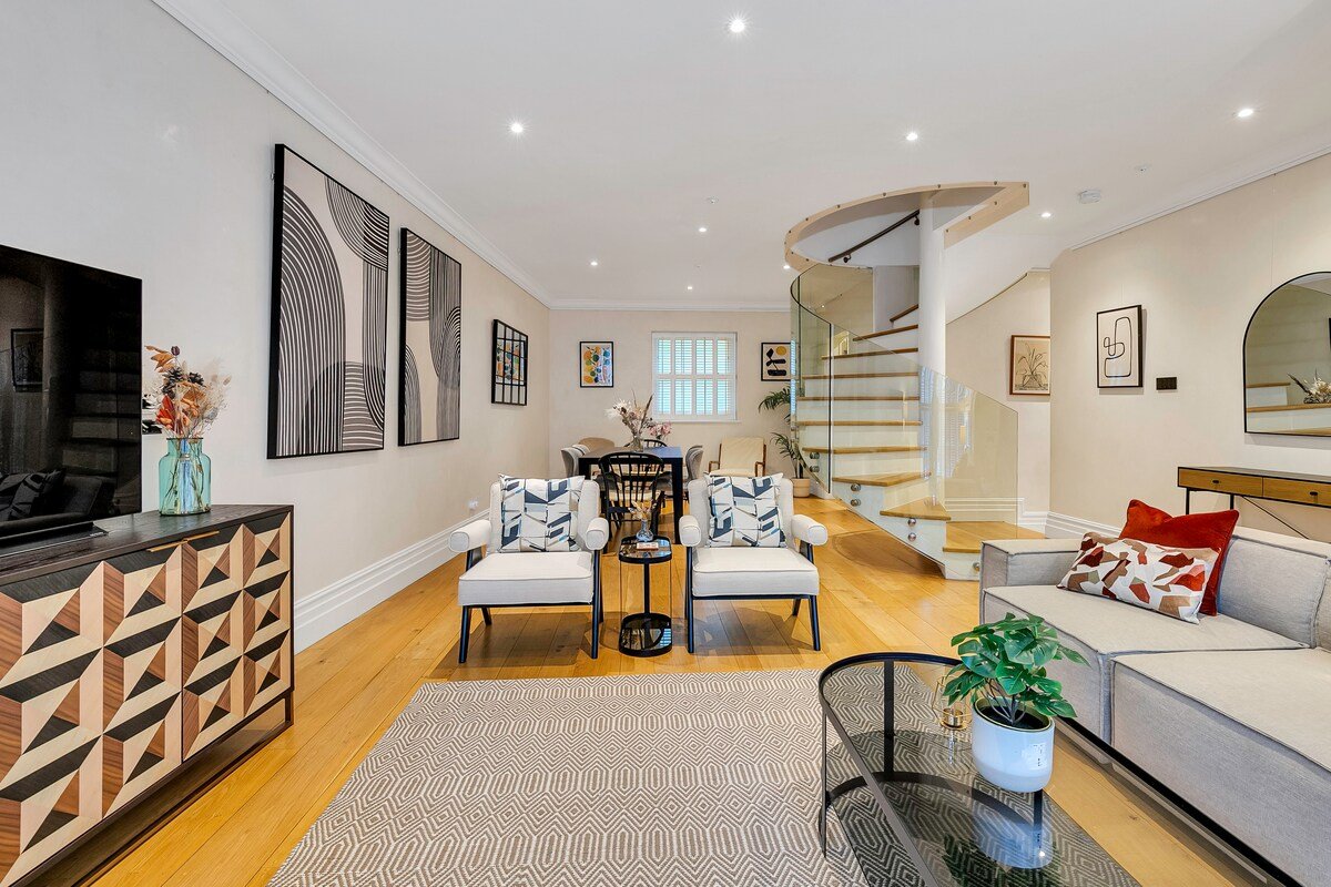 Belgravia Luxe 4Bed Mews with Roof Terrace gallery image 4