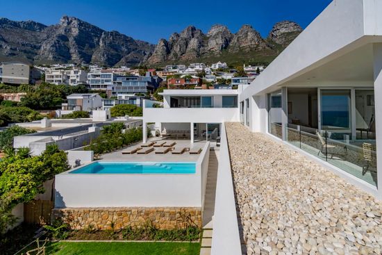 Photo 4 of Villa Ibiza accommodation in Camps Bay, Cape Town with 8 bedrooms and 8 bathrooms
