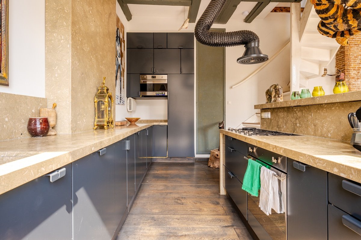 luxurious Canal house Amsterdam gallery image 5