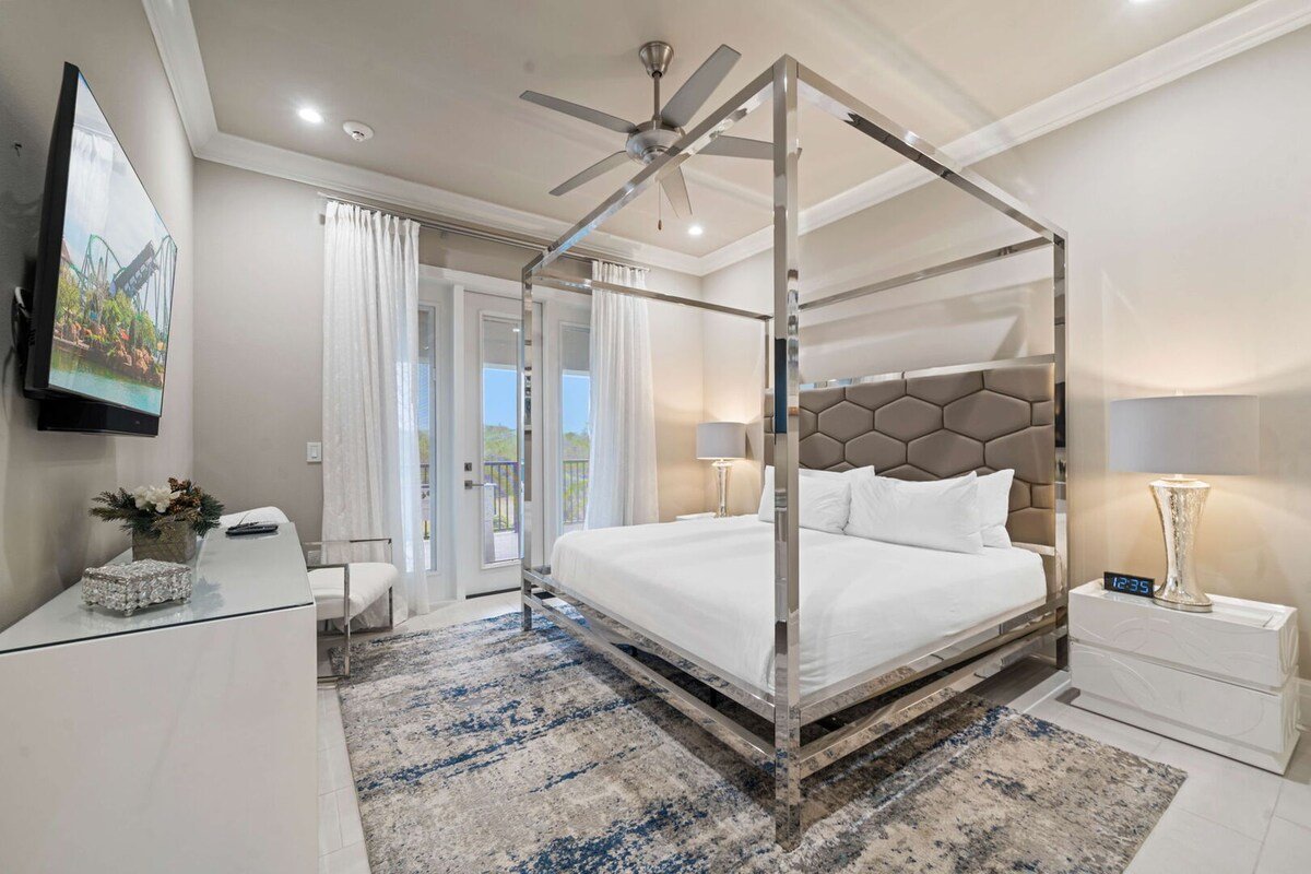 Eagle Cove: Bowling, Golf Sim, Sauna, Theater gallery image 3