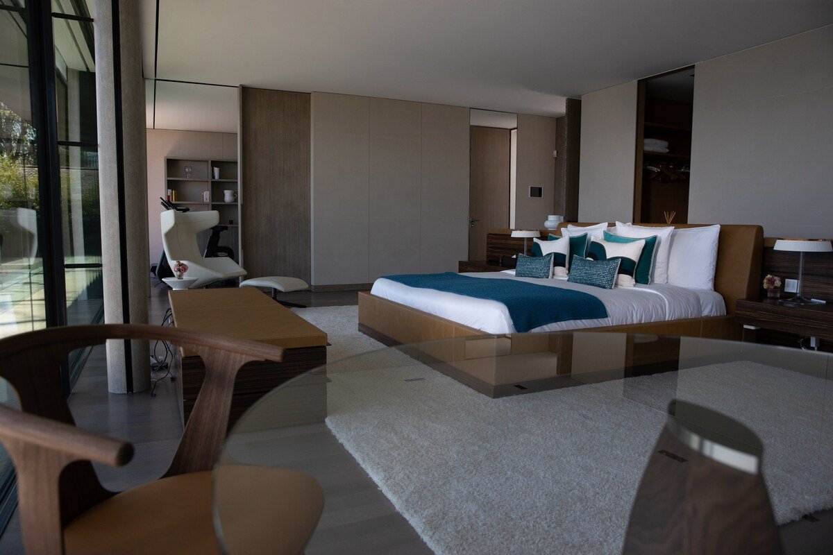 Luxury Villa on Lake Geneva gallery image 3