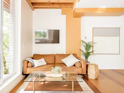 Stylish Seattle Eco Loft | 5BR + City Views