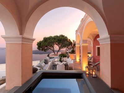 Coat of Arms Mansion – Caldera View Elegance