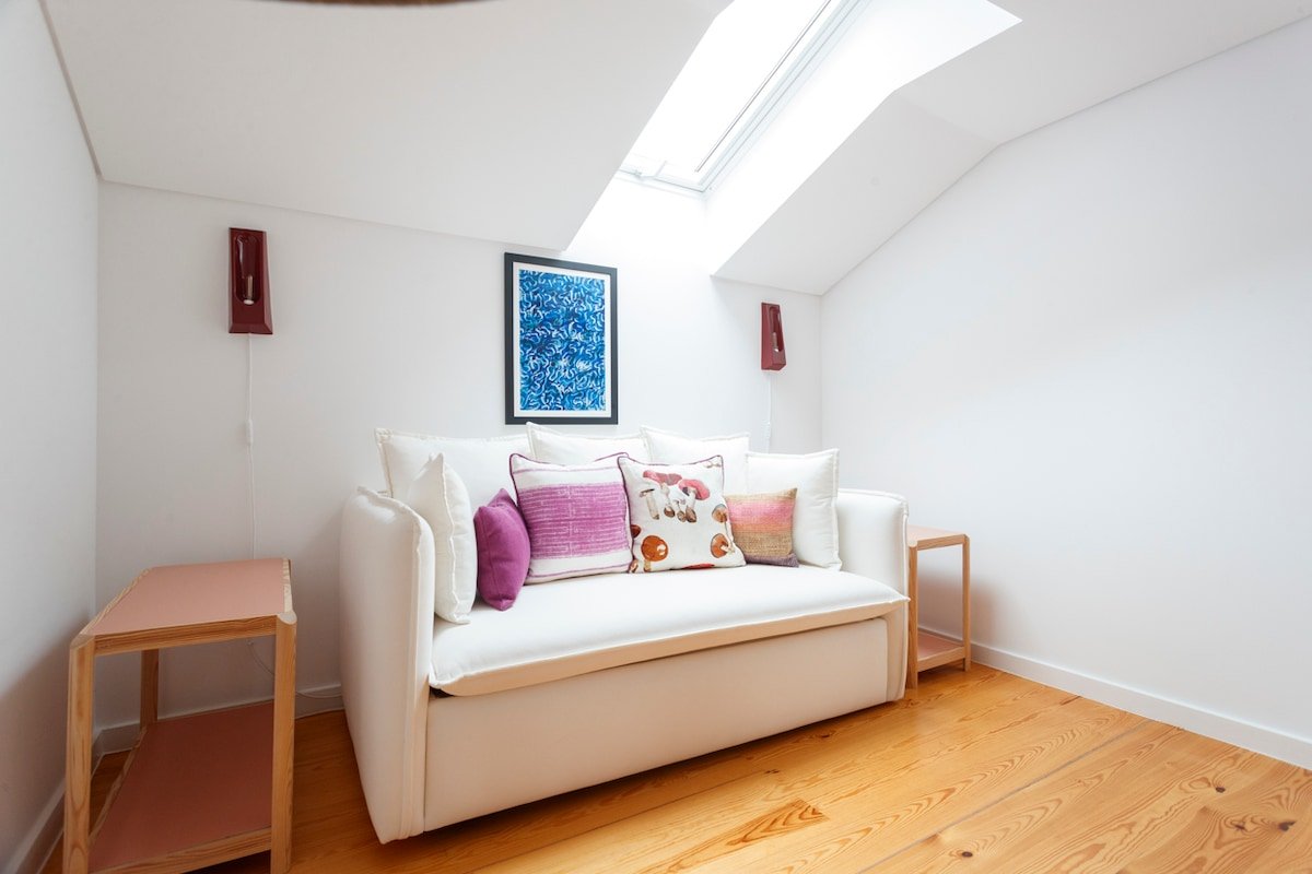 Sophisticated 3BR in Historic Chiado Sleeps 10 gallery image 4