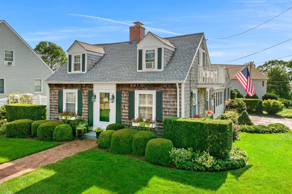 Colonel John’s Classic New England Cape gallery image 3