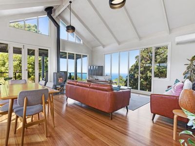 Ollie’s View – Breathtaking views to ocean & bush