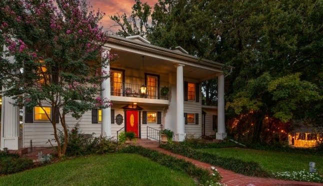 The Azalea Main House, central, King beds, 2 acres gallery image 3